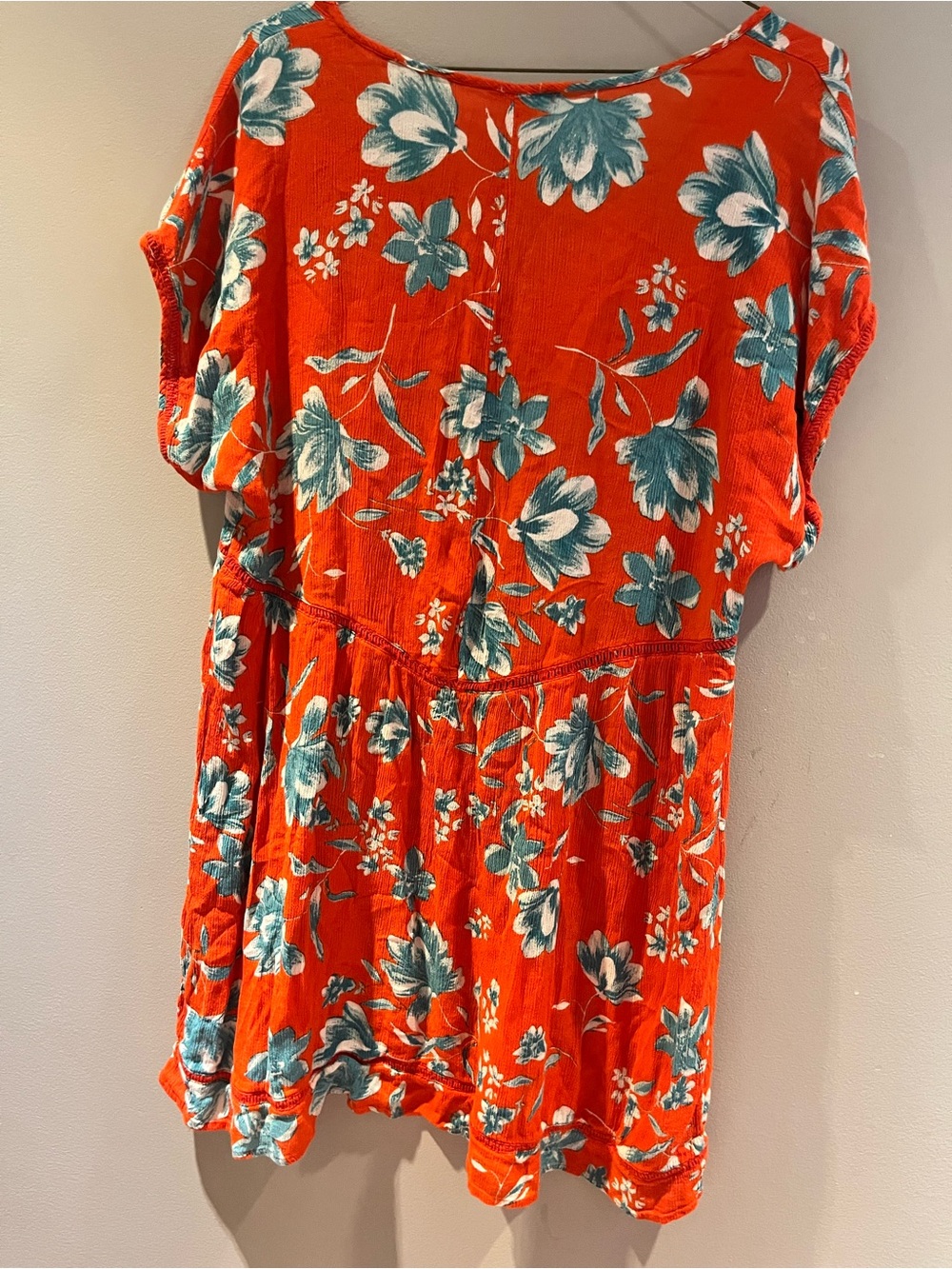 Patrons of Peace Floral V-Neck Tunic Top - Picture 3 of 4
